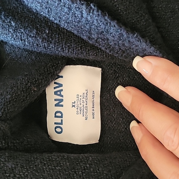 PLUSH HOODED SWEATER, Unisex - Picture 8 of 9